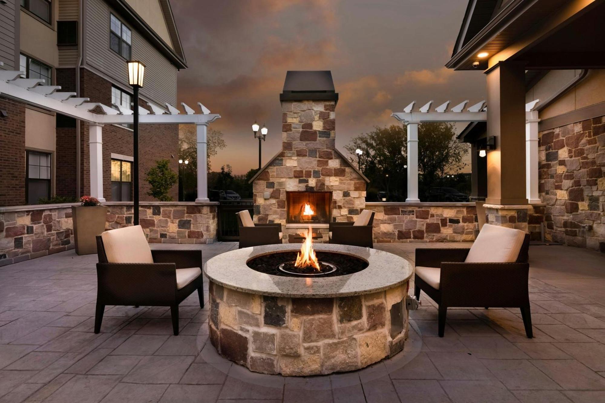 Residence Inn By Marriott Milwaukee Brookfield Ngoại thất bức ảnh