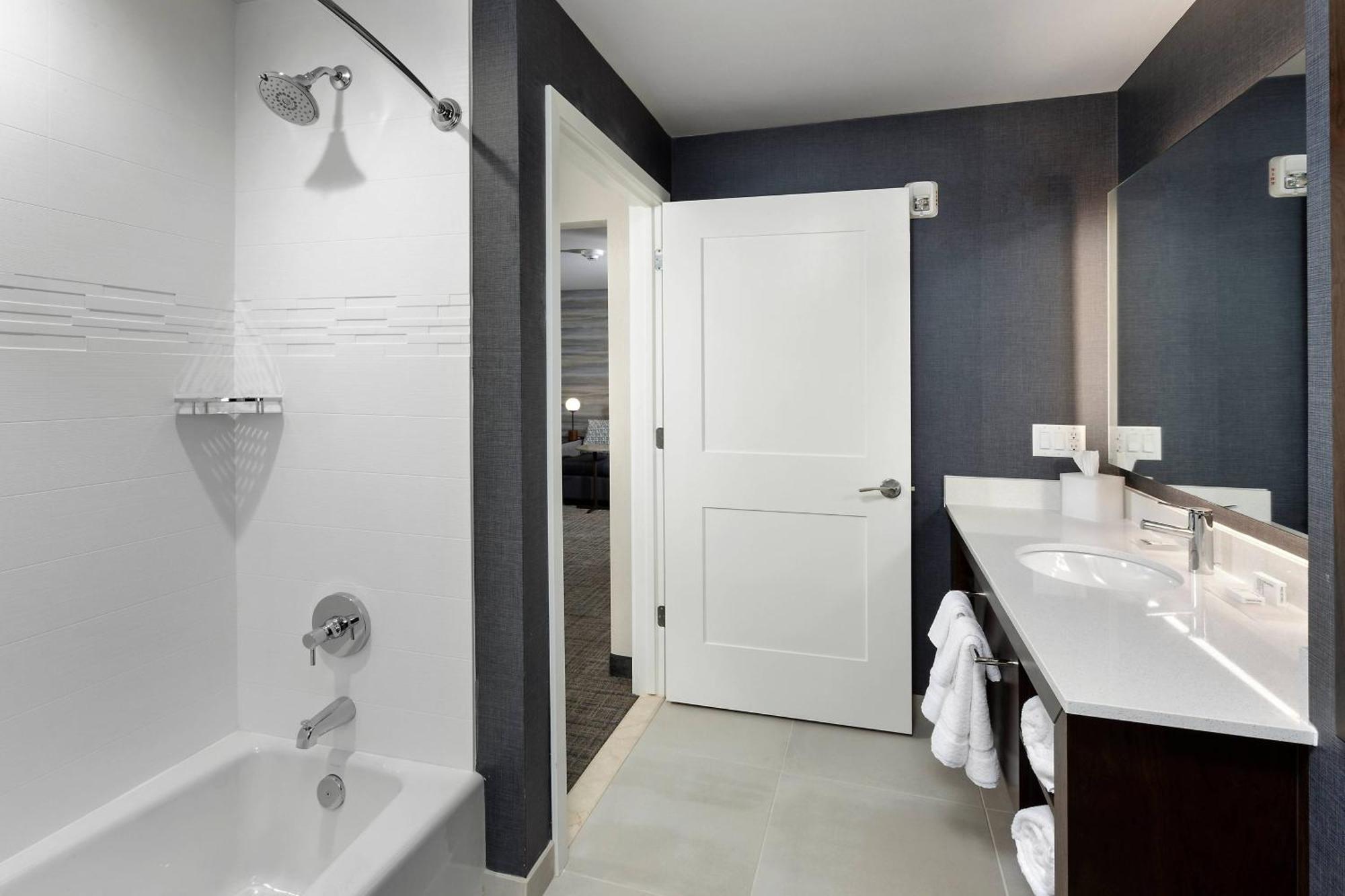 Residence Inn By Marriott Milwaukee Brookfield Ngoại thất bức ảnh
